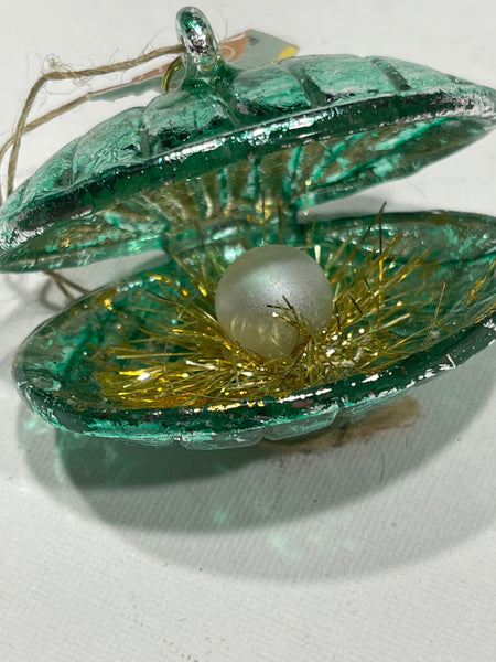 Glitterville Clam Ornament